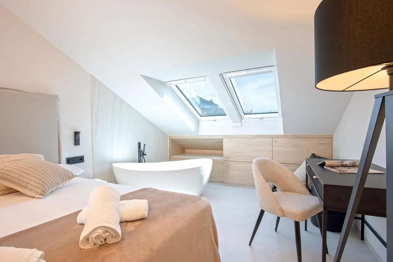 Magnificent Renovated 2Bd 2Bth Duplex With Terrace - City Centre Málaga Spanien
