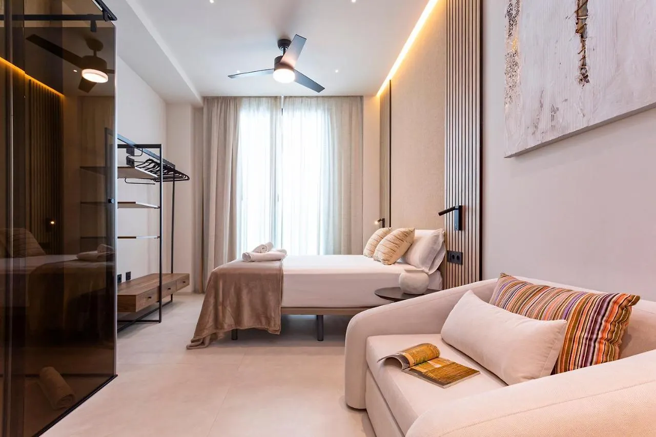 Magnificent Renovated 2Bd 2Bth Duplex With Terrace - City Centre Málaga Apartment