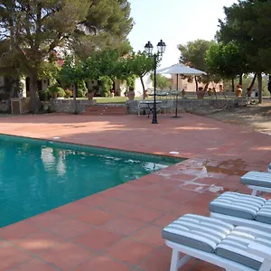 masia-bartomeu-rural-house-between-vineyards-el-vendrell.catalonia-hotels.com/